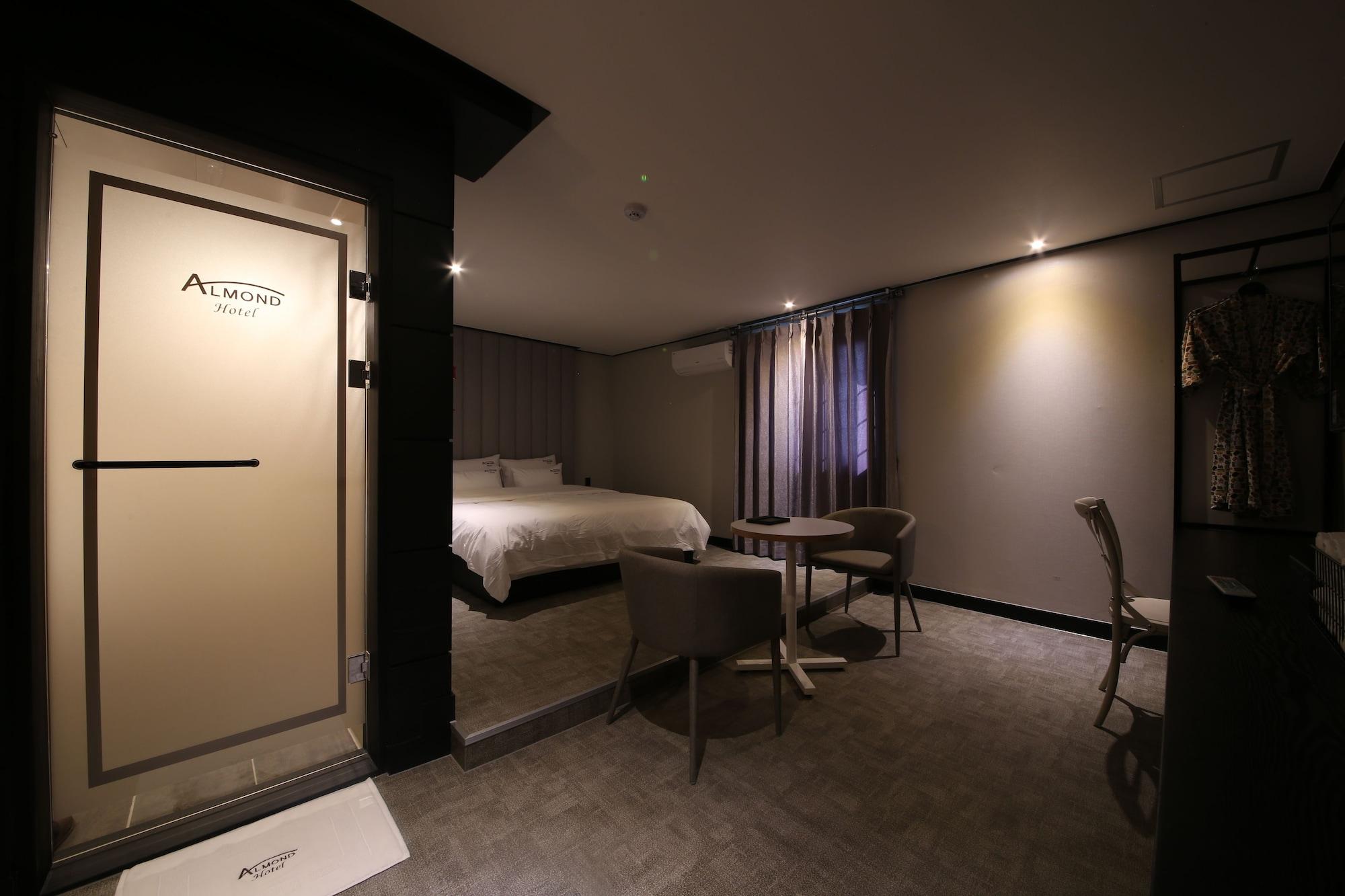 Almond Hotel Gupo Station Busan Bagian luar foto