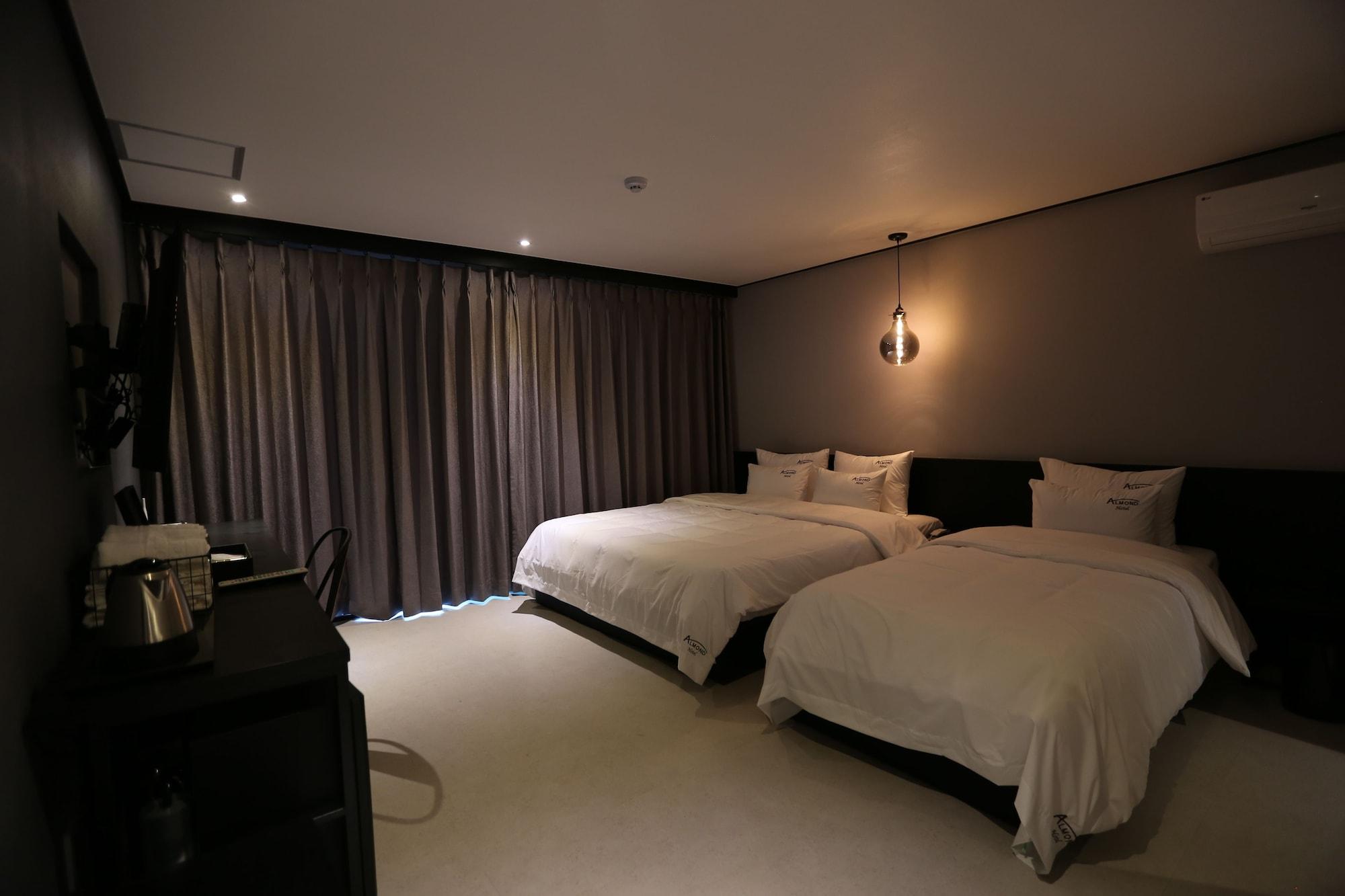 Almond Hotel Gupo Station Busan Bagian luar foto