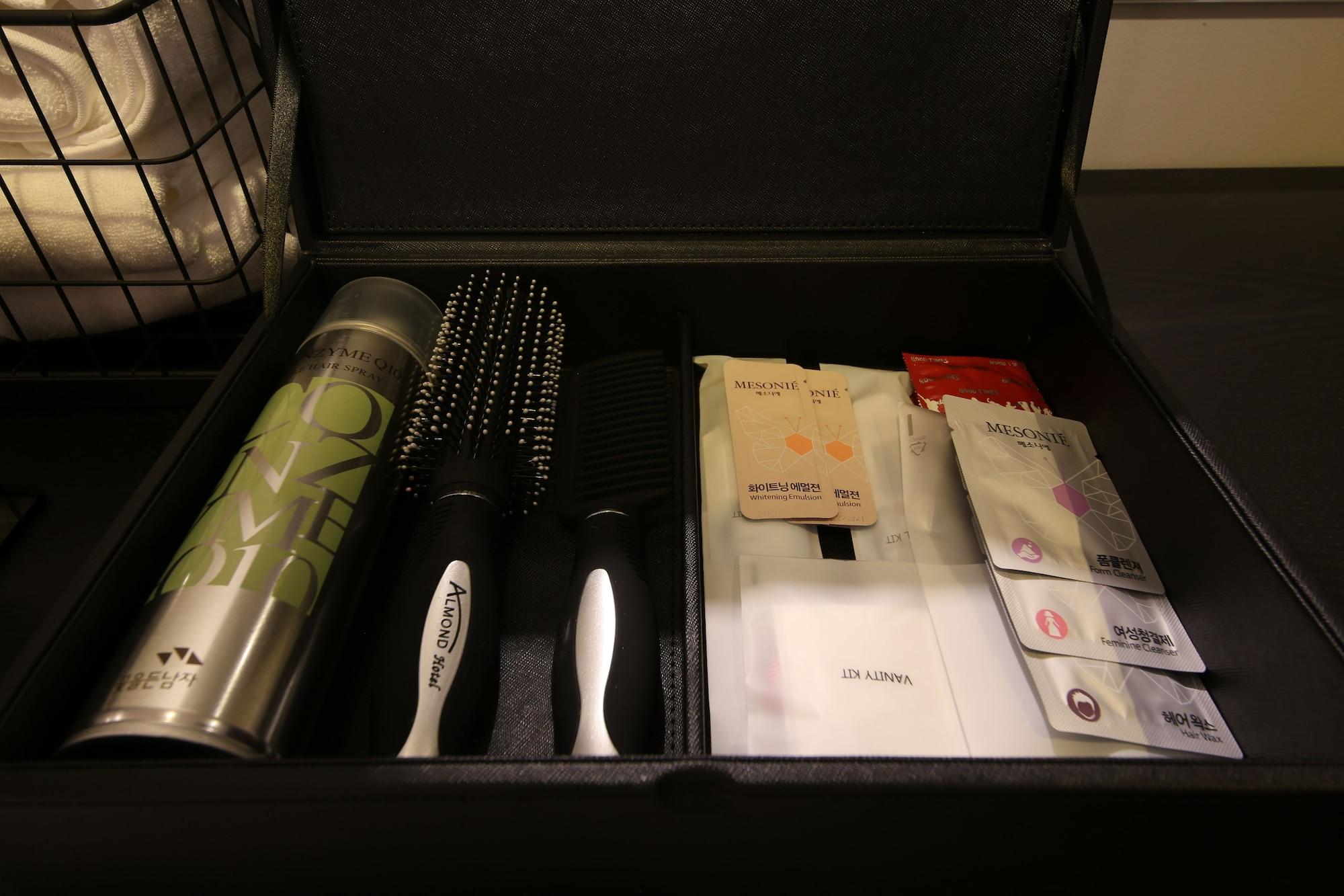 Almond Hotel Gupo Station Busan Bagian luar foto