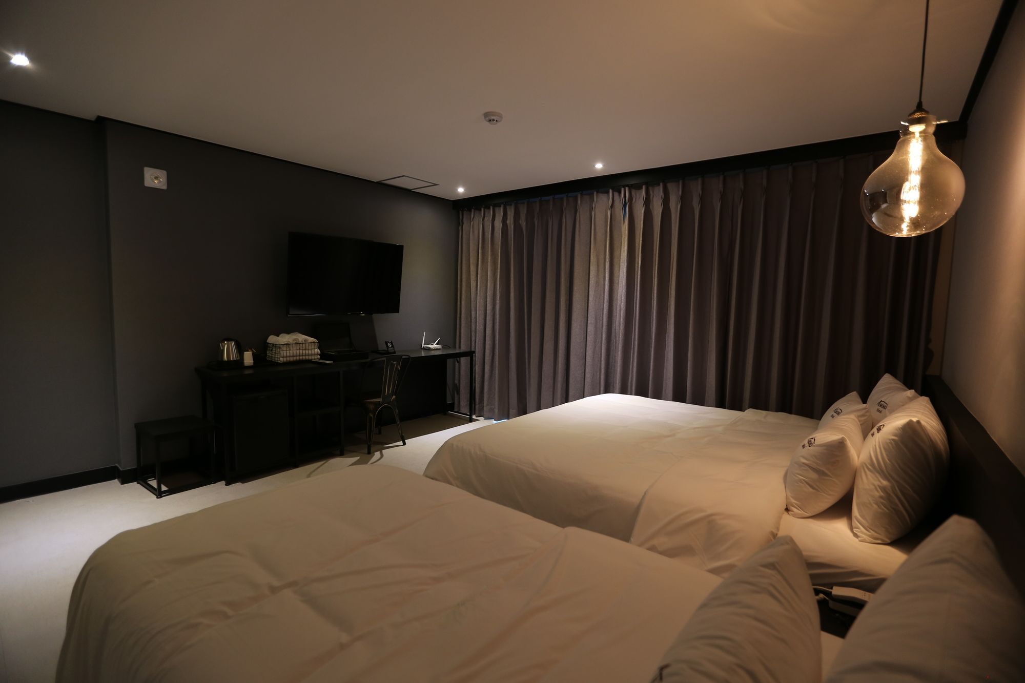 Almond Hotel Gupo Station Busan Bagian luar foto