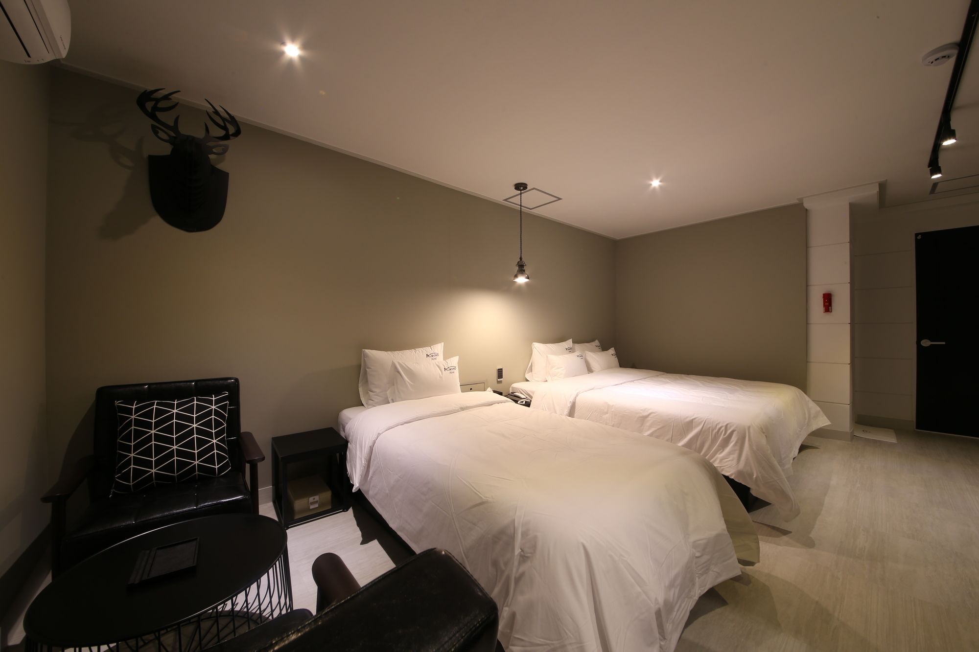 Almond Hotel Gupo Station Busan Bagian luar foto