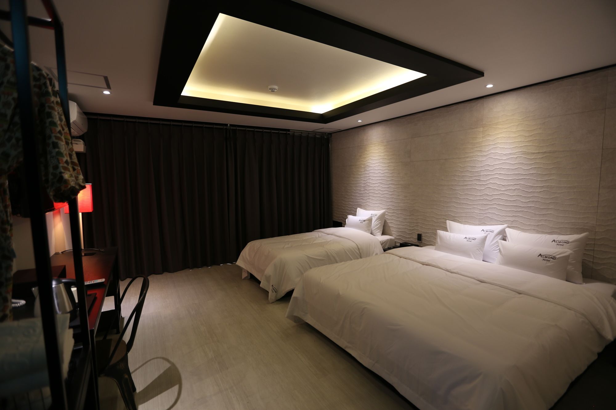 Almond Hotel Gupo Station Busan Bagian luar foto