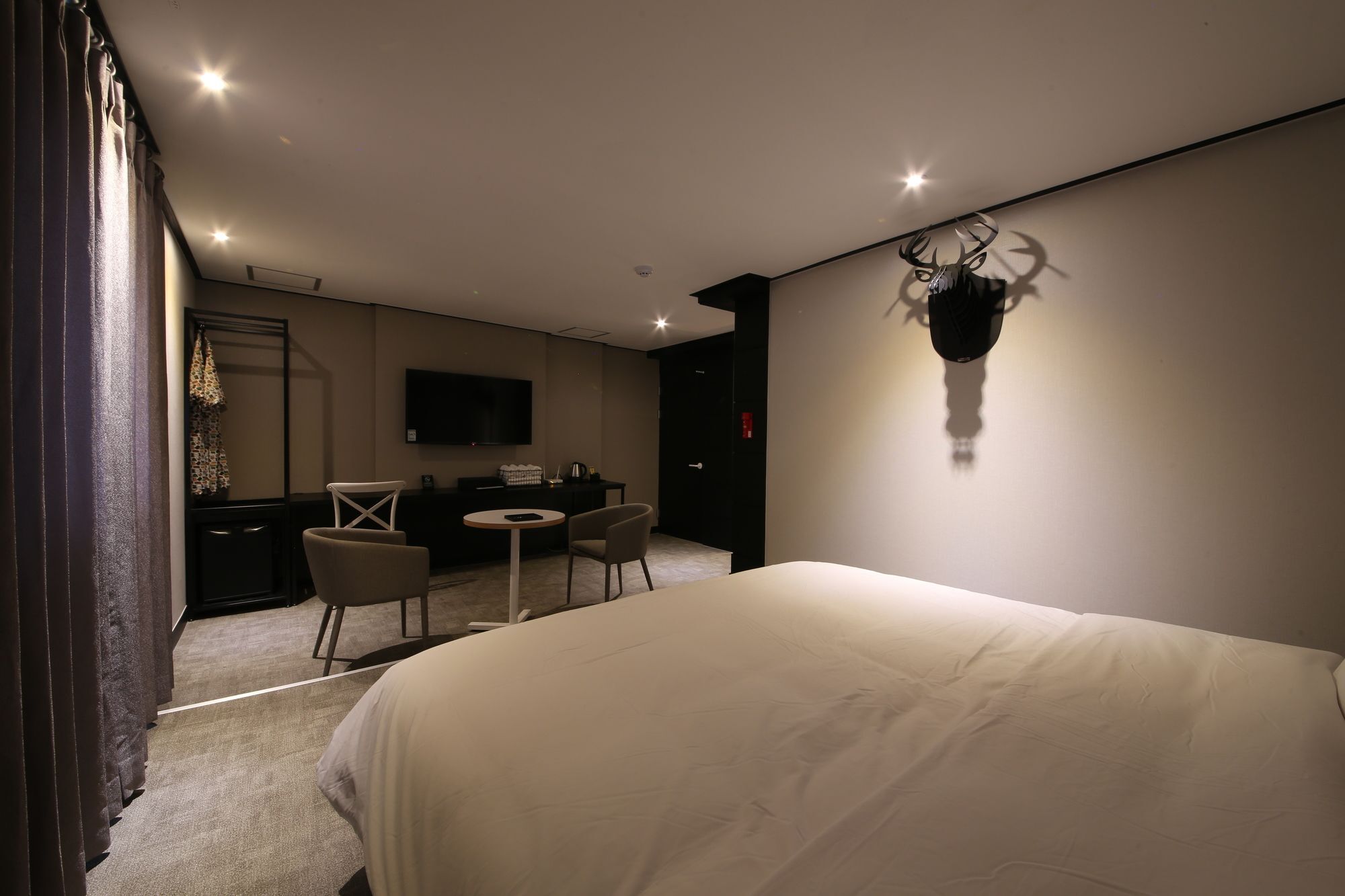 Almond Hotel Gupo Station Busan Bagian luar foto