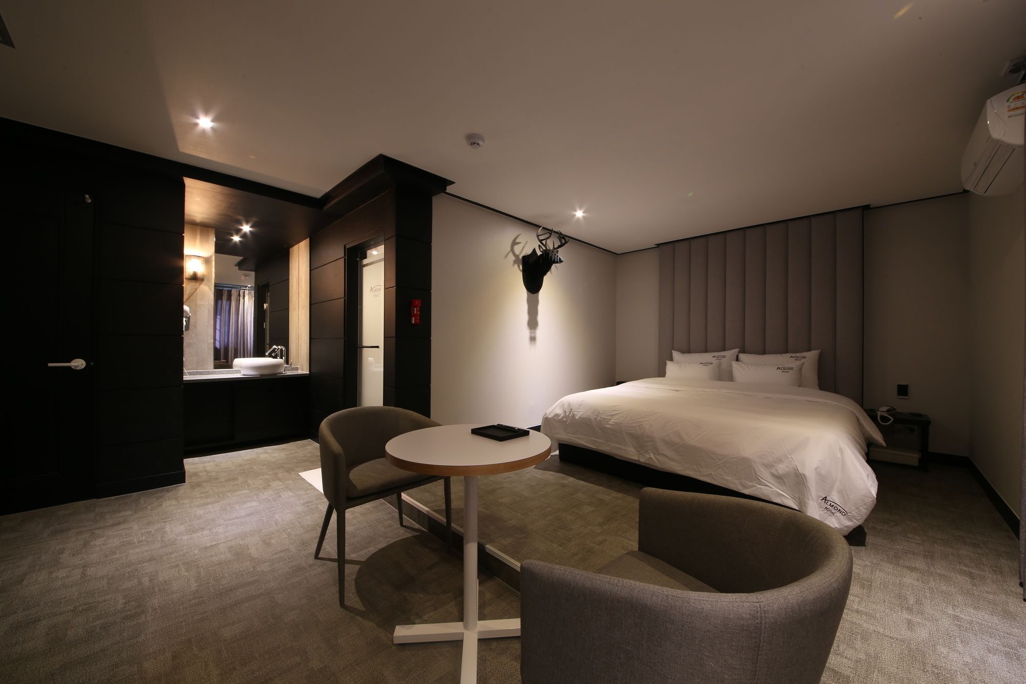 Almond Hotel Gupo Station Busan Bagian luar foto